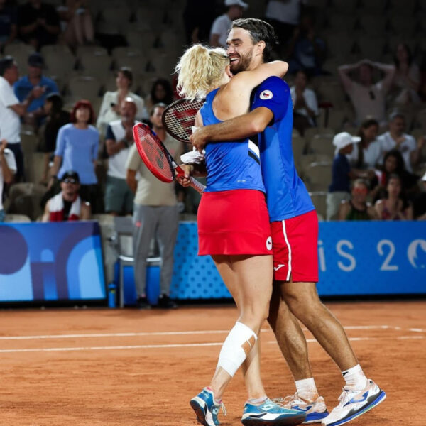 Kateřina Siniaková a Tomáš Macháč vybojovali zlato na olympiádě. Foto: Český olympijský tým