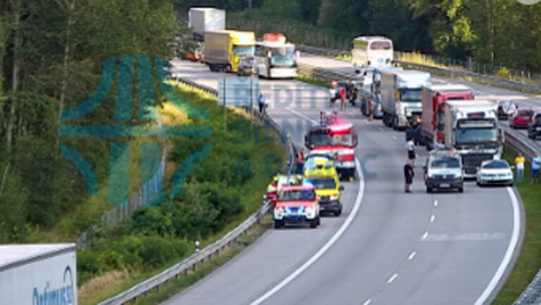 Tragická nehoda na dálnici D1. Kamion srazil chodce.