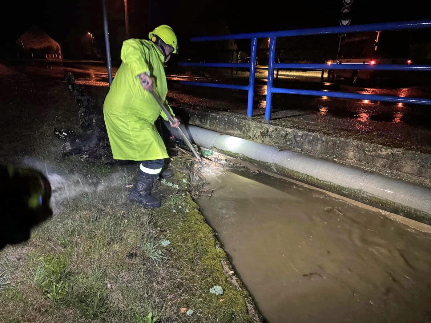 Velká voda zaplavila Mikulovice na Jesenicku.