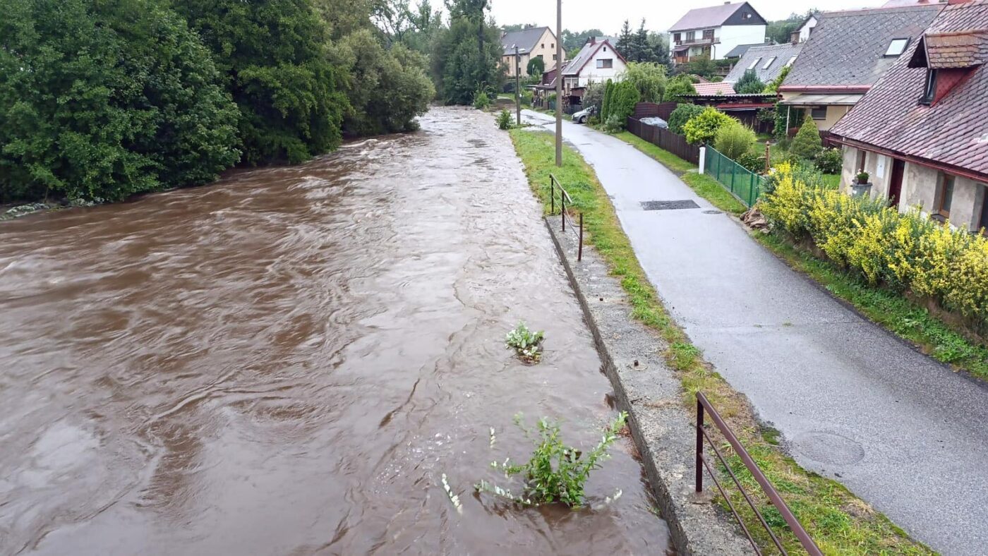 Na Frýdlantsku mají strach z povodní, hladina stále stoupá.