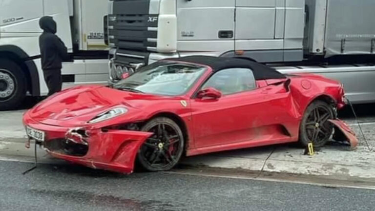 Nabourané Ferrari na dálnici D1.