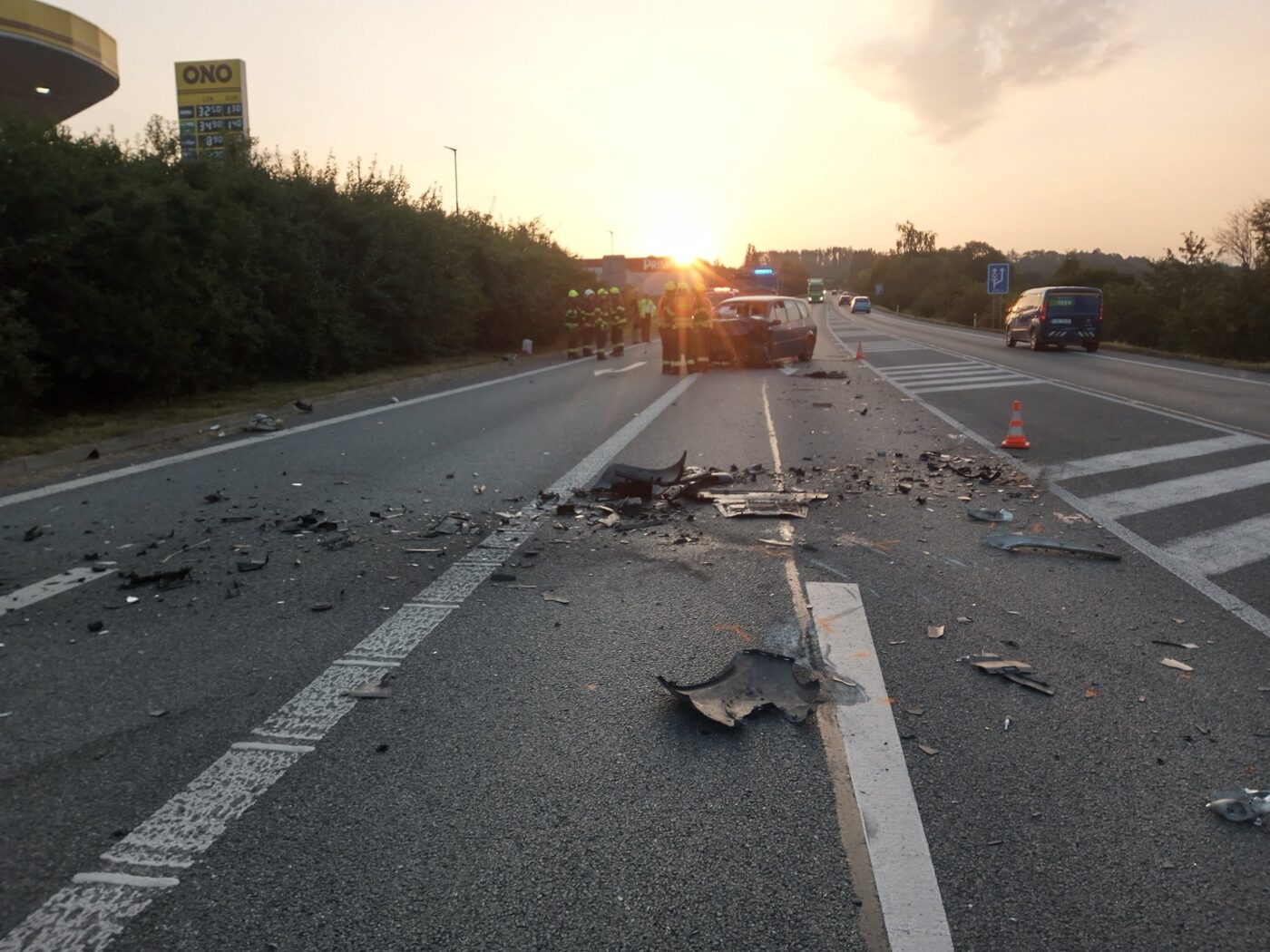 Nehoda dvou aut a dodávky v Náchodě. Foto: HZS