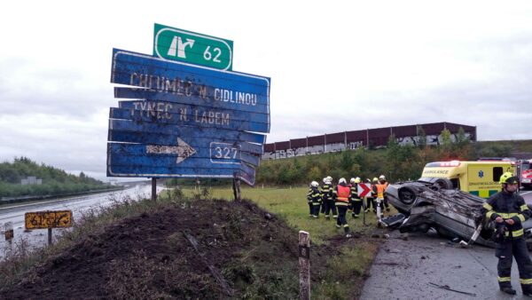 Nehoda na D11 u Olešnice. Foto: HZS
