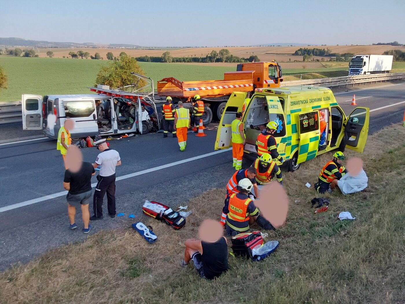 Nehoda na dálnici D46 u Vranovic-Kelčic. Foto: HZS