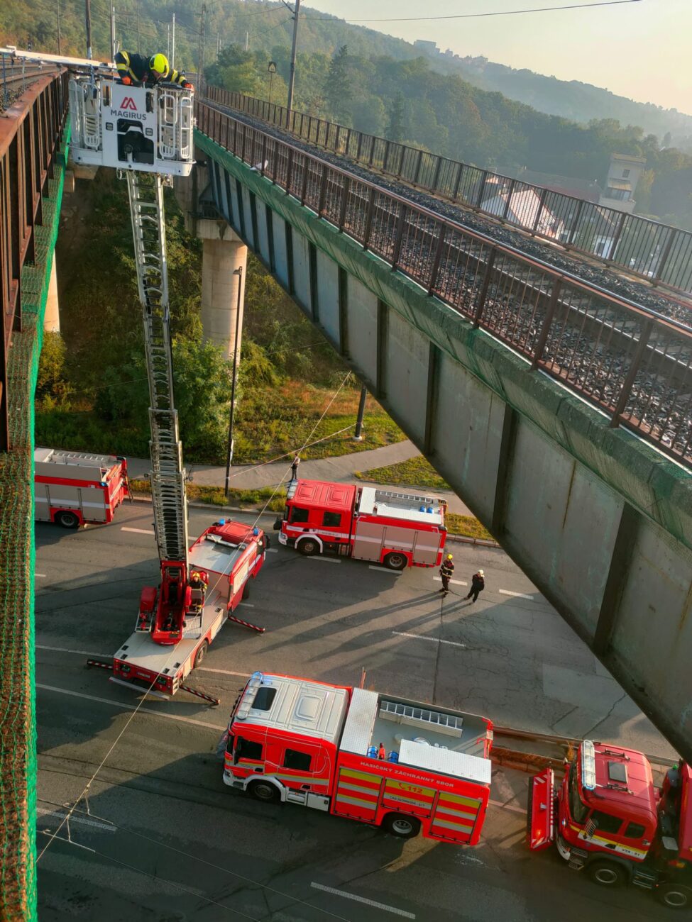 Srážka vlaků v Praze Libni. Foto: HZS