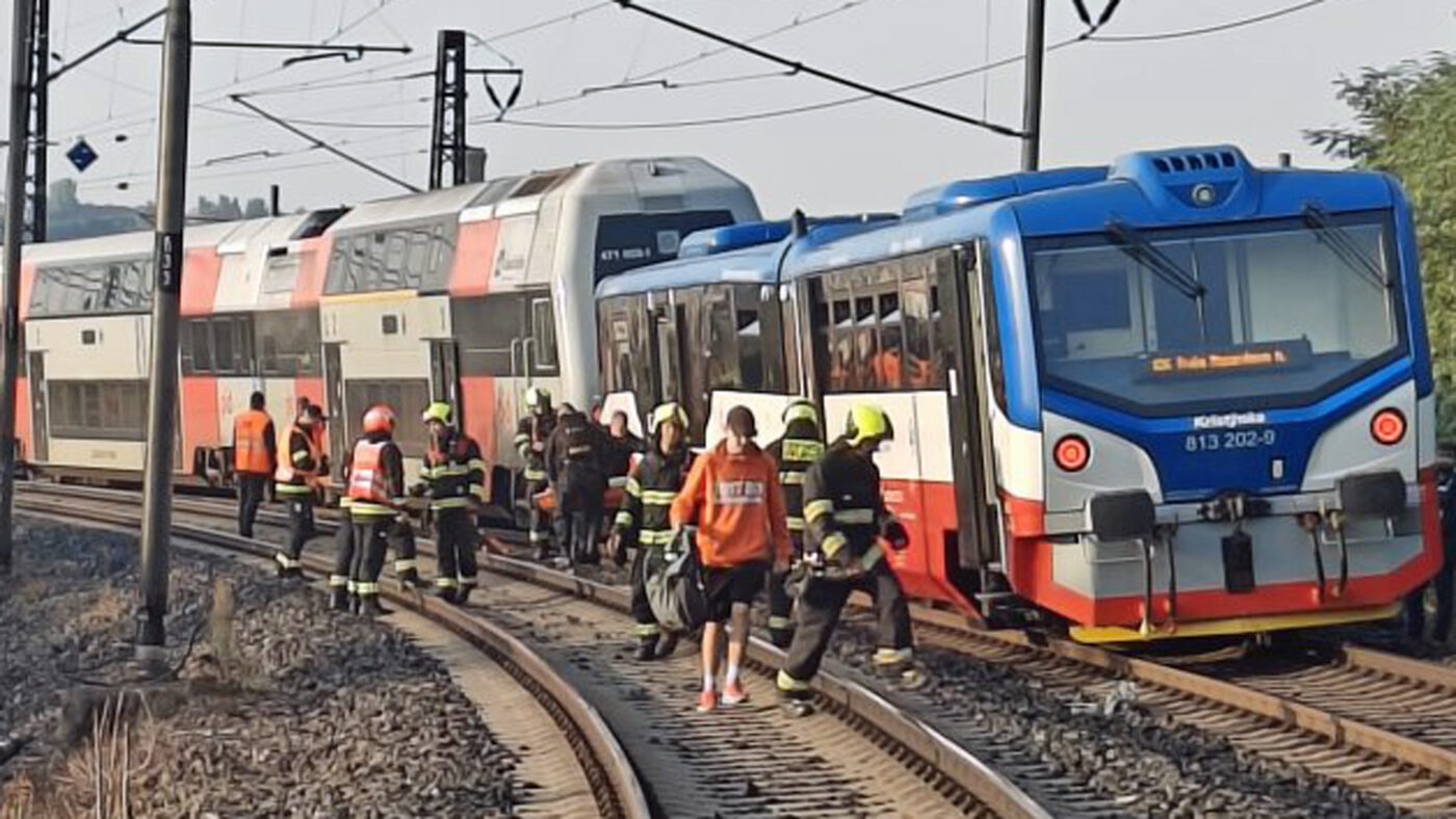 Srážka vlaků v Praze. Foto: HZS