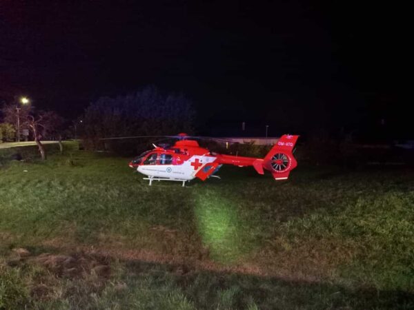Vážná nehoda auta a sanitky. Foto: HZS
