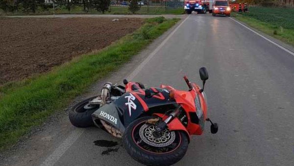 Tragická nehoda motorkáře ve Vochově u Plzně. Foto: HZS