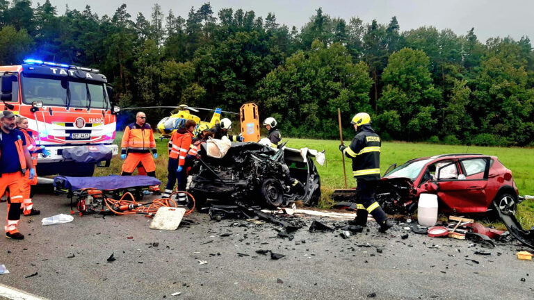 Tragická nehoda mezi obcemi Netěchovice Nuzice. Foto: HZS