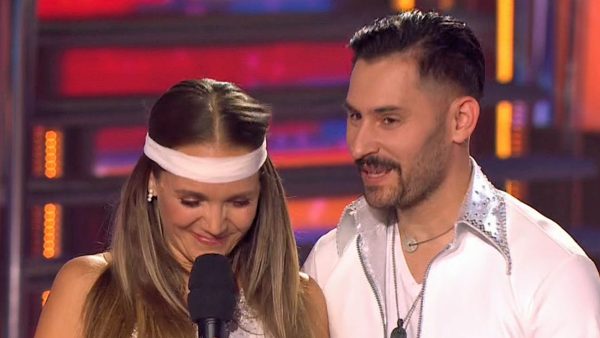 Lucie Vondráčková šokovaně poslouchá příval kritiky od poroty.