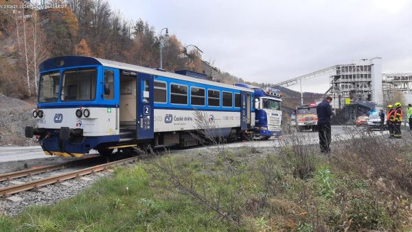 Nehoda vlaku a kamionu v Jakubčovicích. Foto: HZS