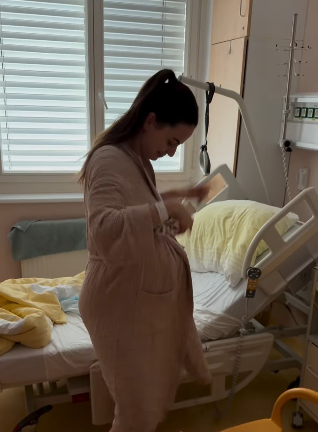 Poslední chvíle Betty před porodem.