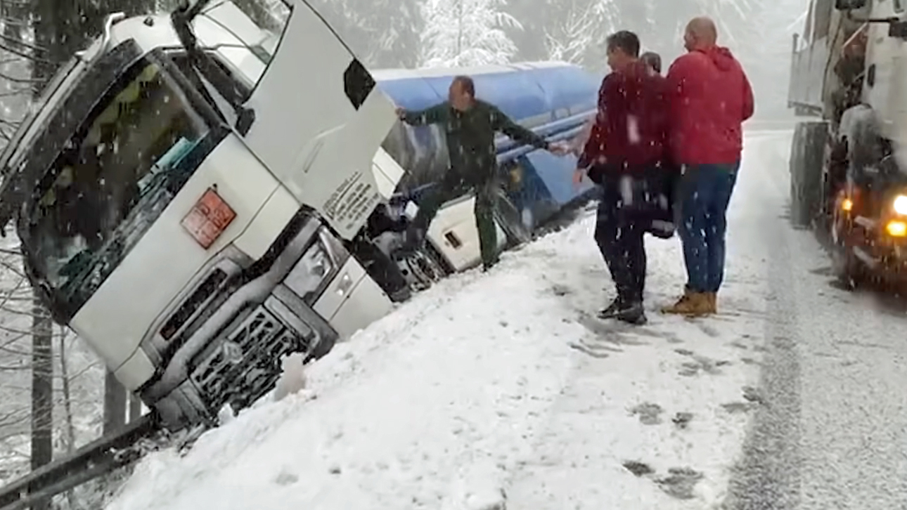 Cisterna sjela u Bumbálky ze silnice. Zdroj: Události Ostrava