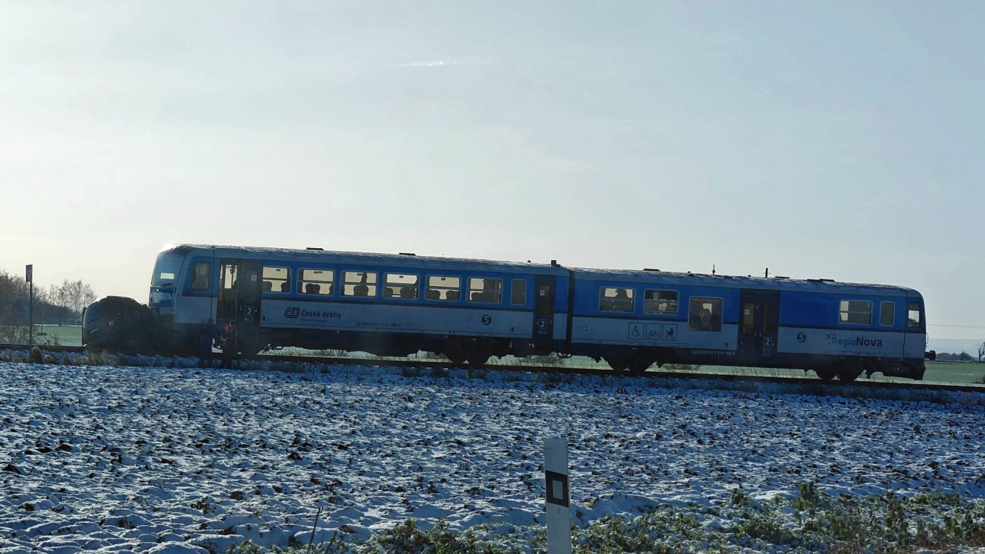 Tragická nehoda auta a vlaku u Mšena.