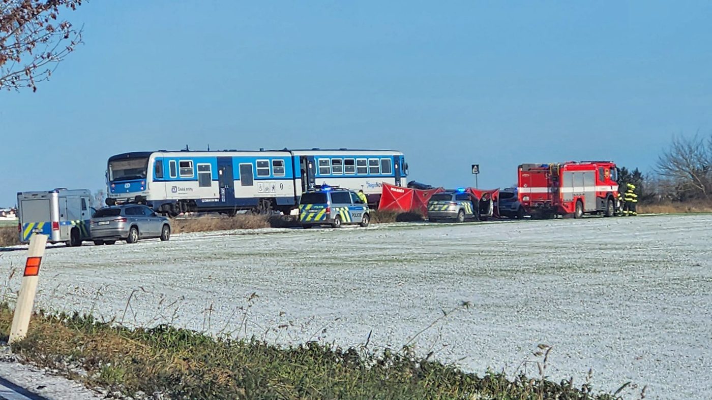 Tragická nehoda auta a vlaku u Mšena. Foto: Doprava Mělník a okolí