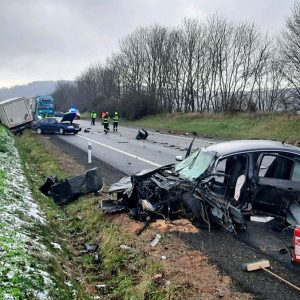 Vážná nehoda tří aut na silnici I/35 nedaleko Boršova. Foto: PČR