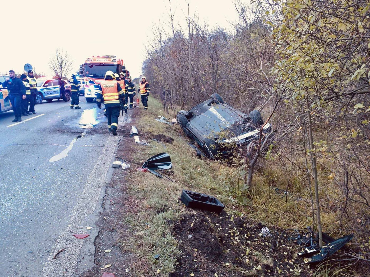 Nehoda ve Starokolínské ulici u Prahy. Foto: HZS