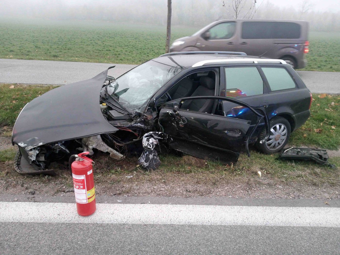 Nehoda Audi a Avie na Vrchlabsku. Foto: HZS