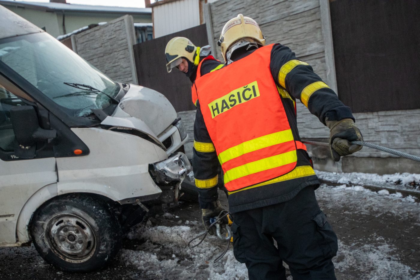 Nehoda trolejbusu a dodávky v Ostravě. Foto: HZS