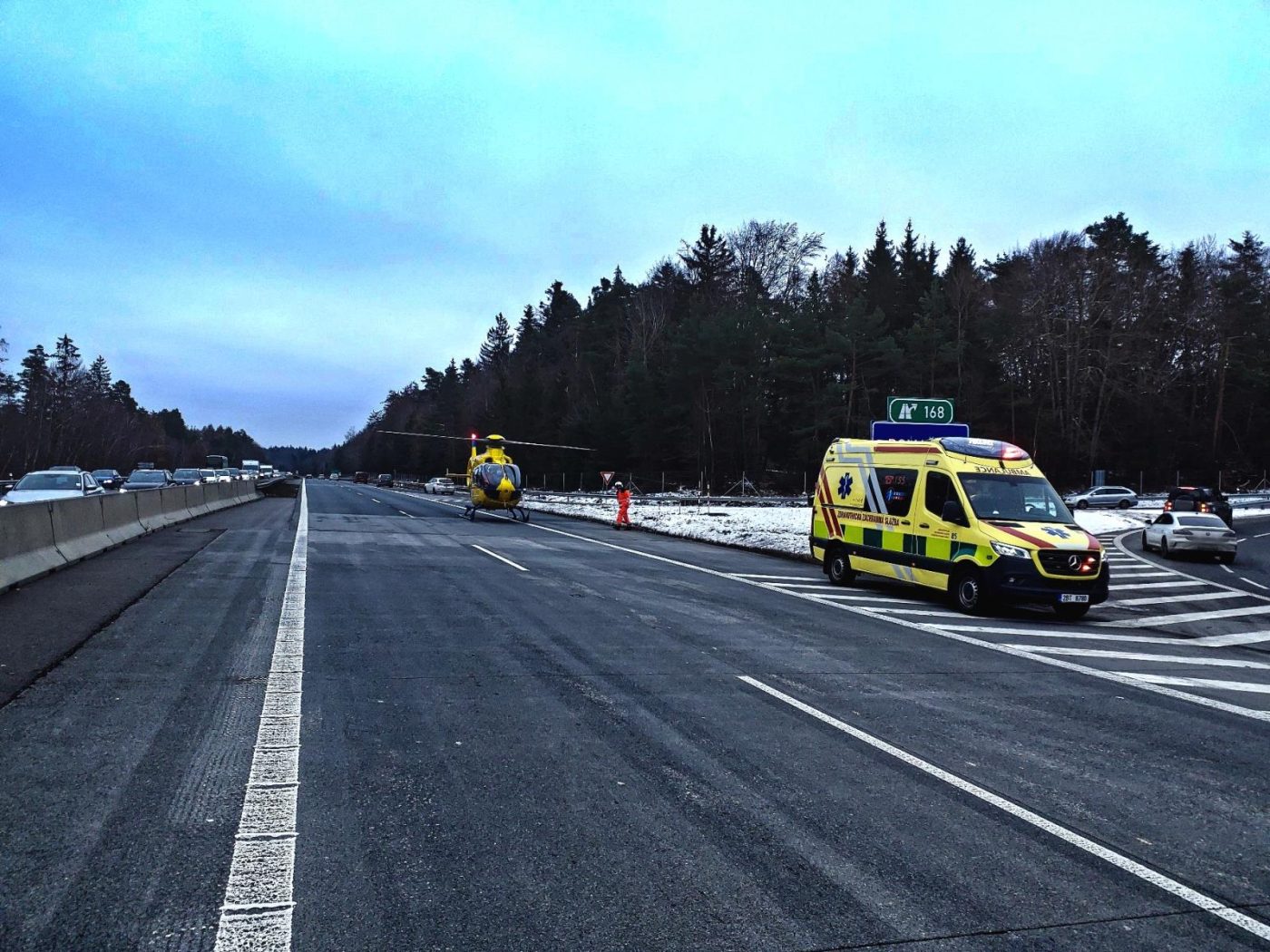 Nehoda na D1 u Devíti křížů. Foto: HZS / Filip Venclovský