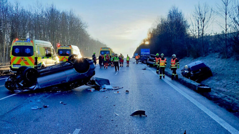 Hromadná nehoda u Chrastavy na Liberecku. Foto: HZS