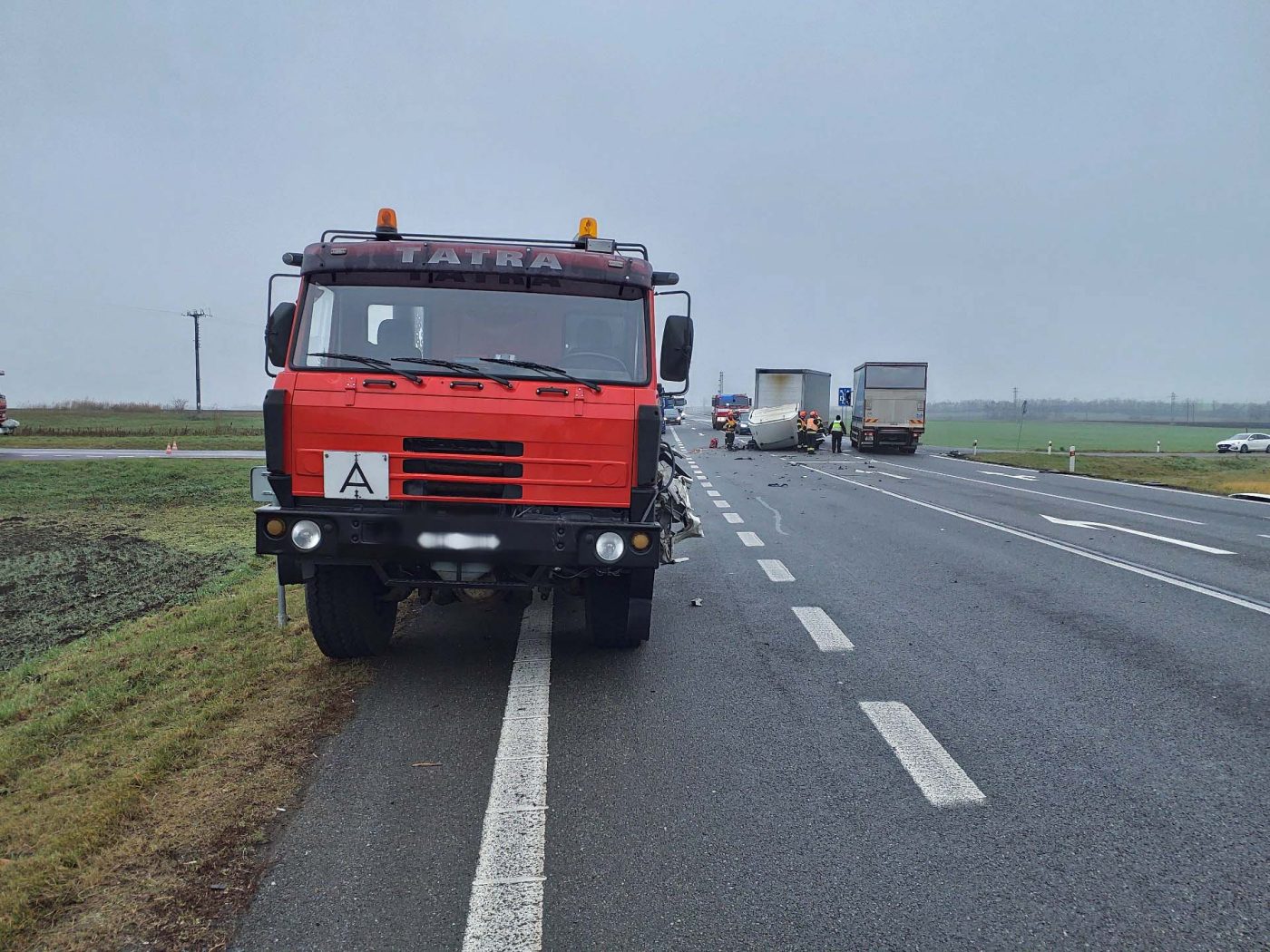 Nehoda dvou nákladní vozů u Miroslavi. Foto: HZS