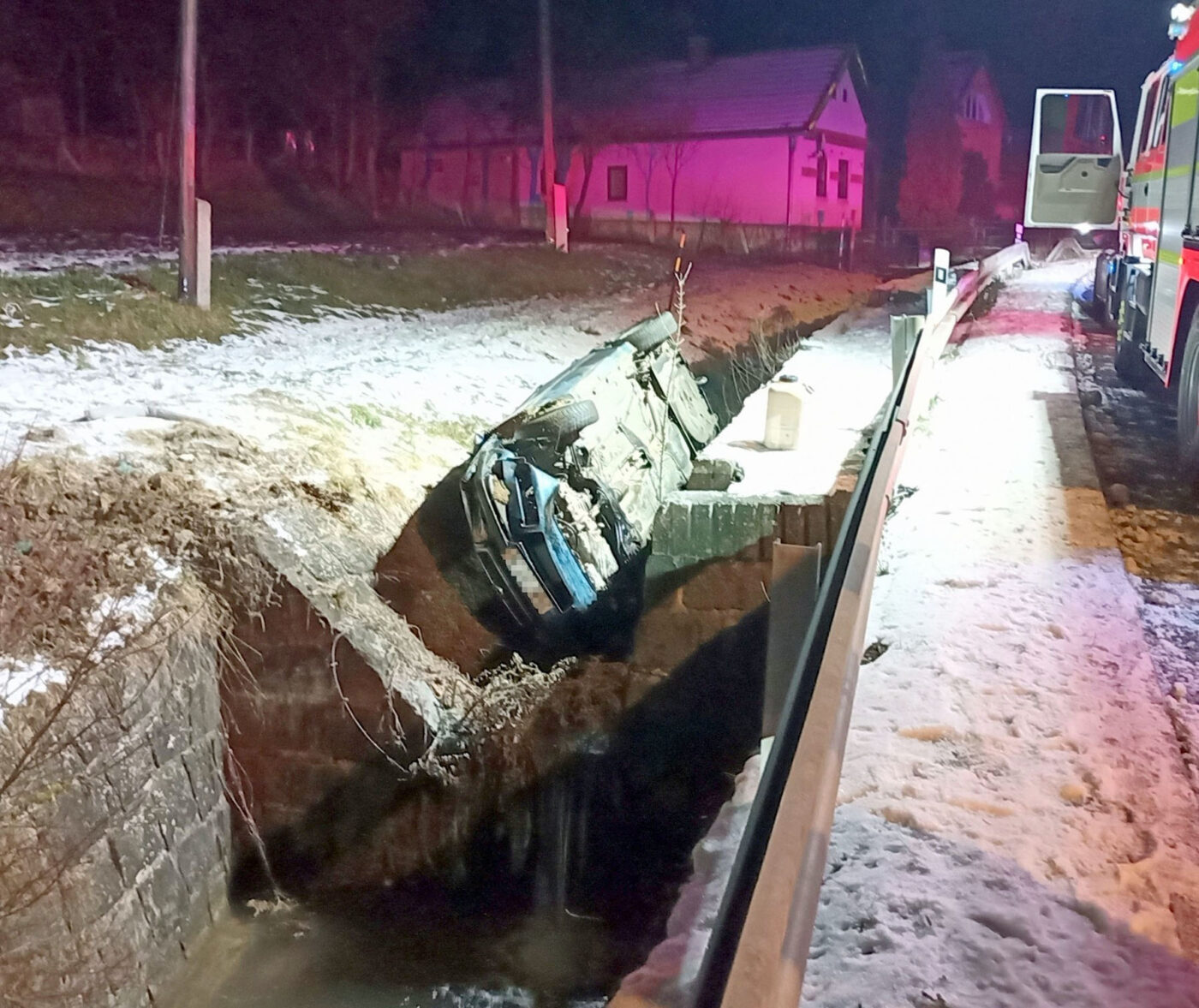 Nehoda v Nedašově Lhotě. Foto: HZS