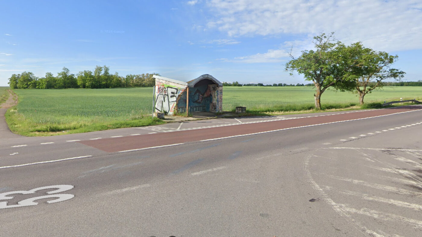 Takto původně vypadala dnes již zbořená zastávka. Foto: Google