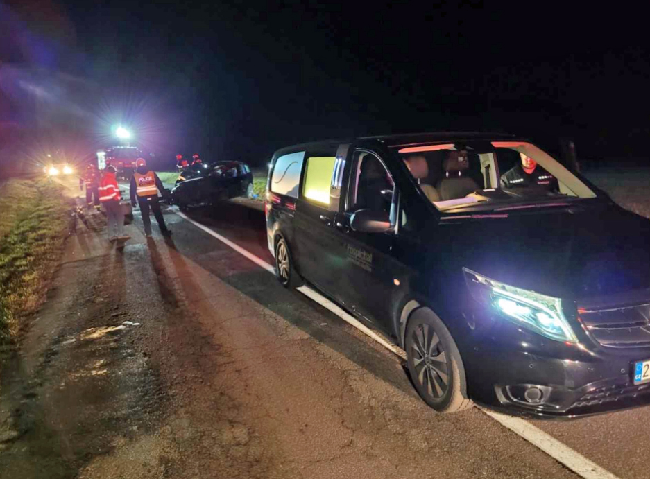 Tragická nehoda mezi Břežany a Litobratřicemi na Znojemsku. Foto: HZS