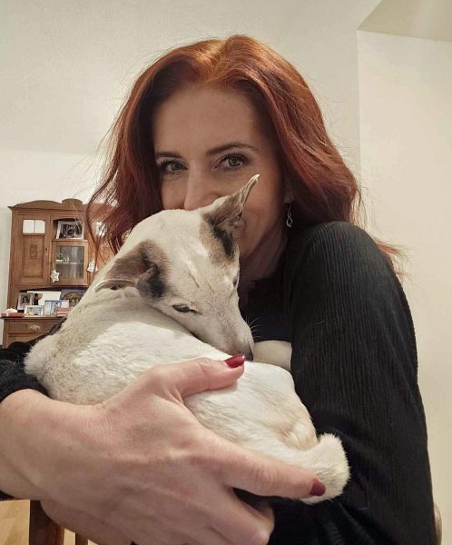 Nora Fridrichová a její fenka Žofinka.