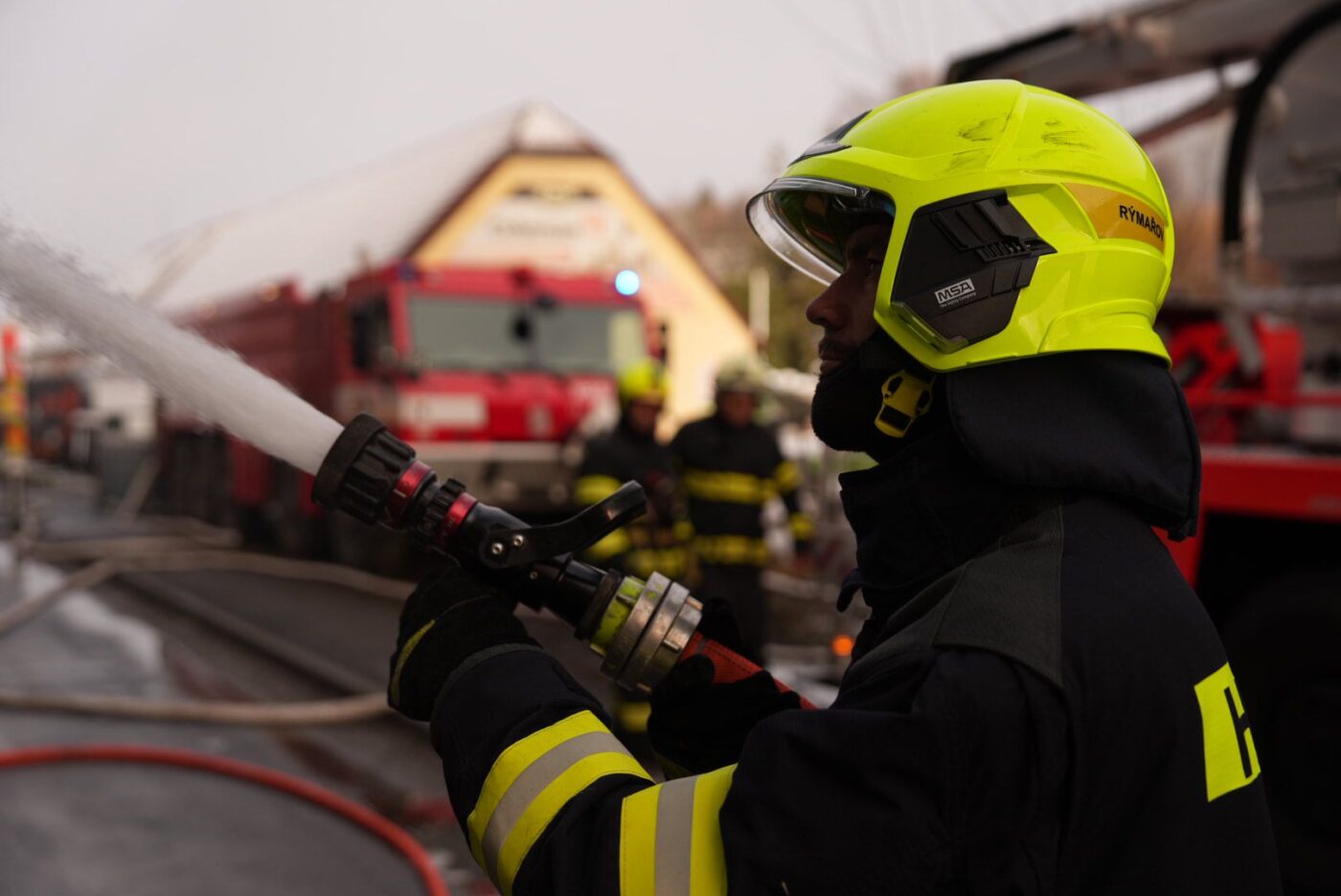 Požár bývalých kasáren v Bruntálu. Foto: HZS