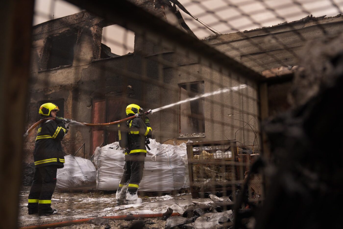 Požár bývalých kasáren v Bruntálu. Foto: HZS