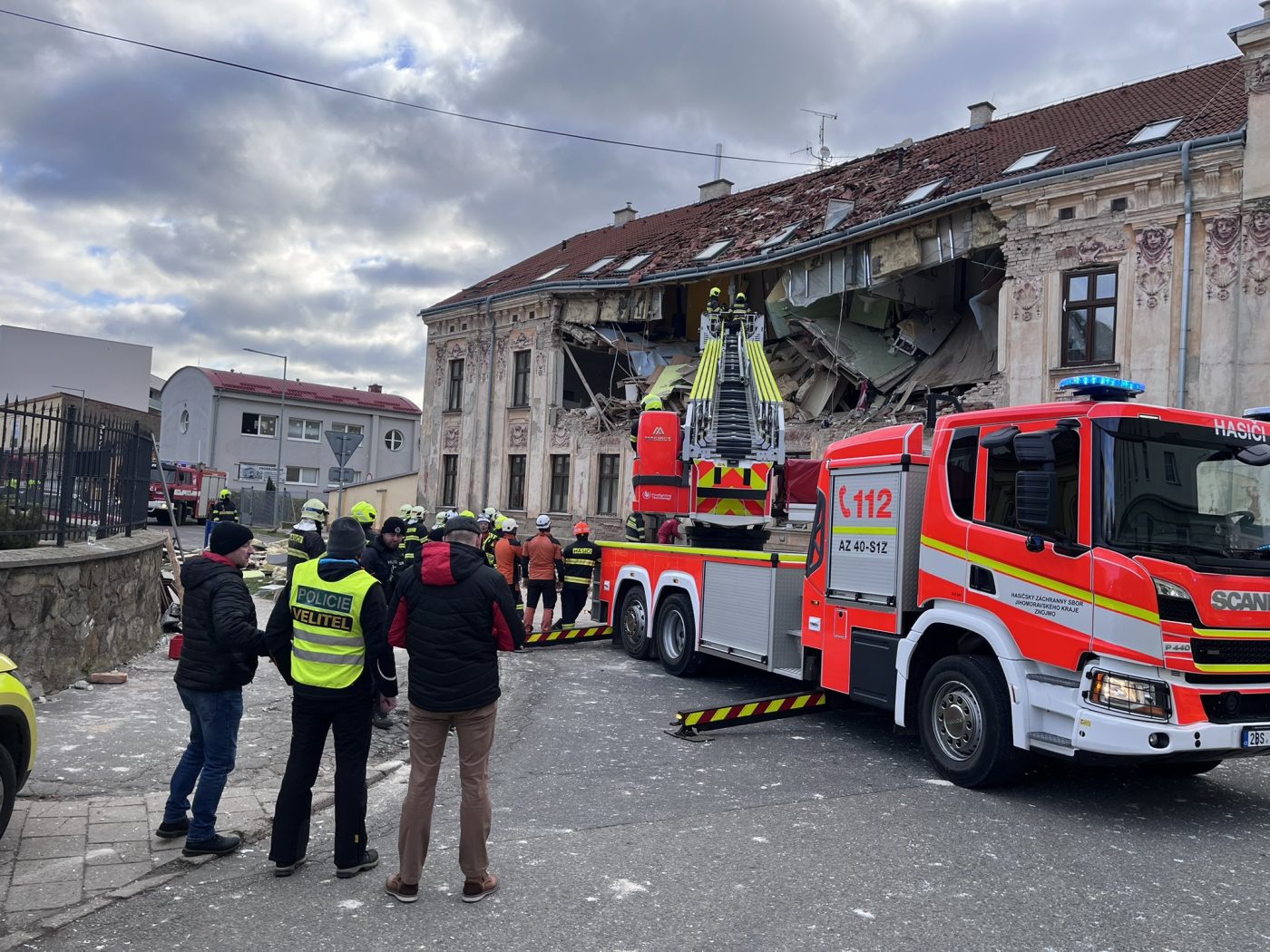 Výbuch bytového domu ve Znojmě. Foto: PČR