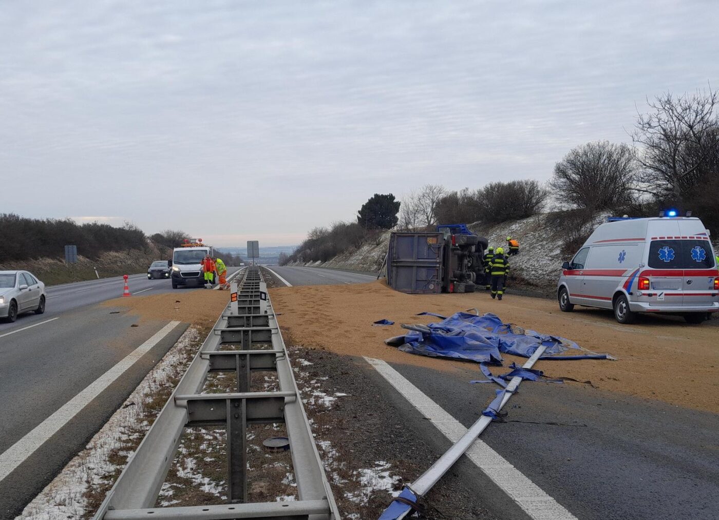 Nehoda na dálnici D7 u Brandýsku. Foto: HZS