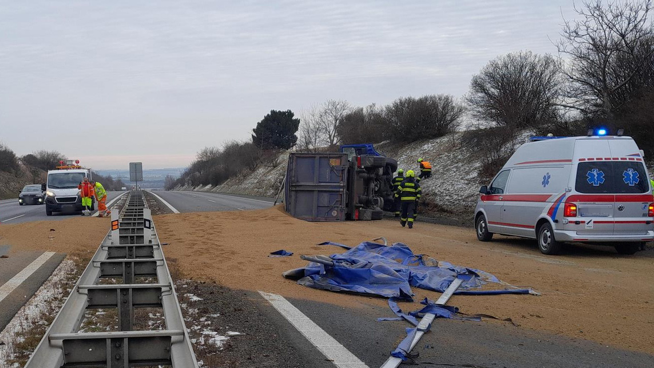 Nehoda na dálnici D7 u Brandýsku. Foto: HZS