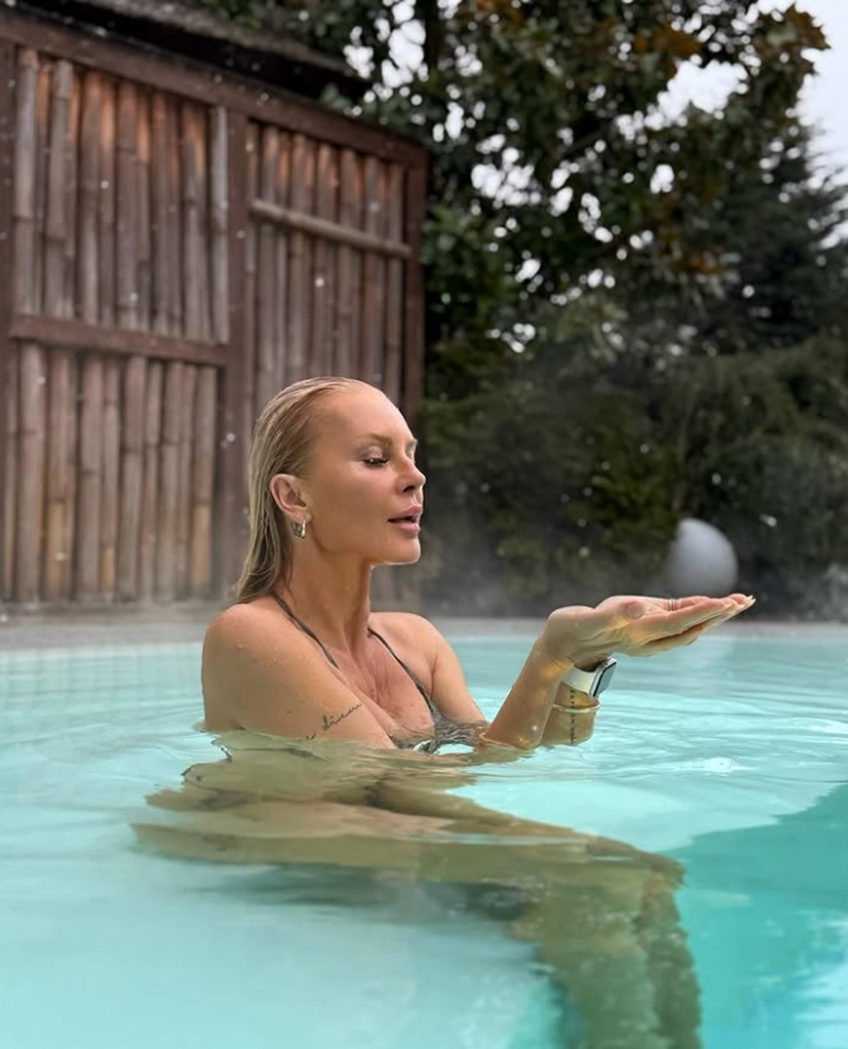Simona Krainová na očistné proceduře v lázních. Zdroj: IG