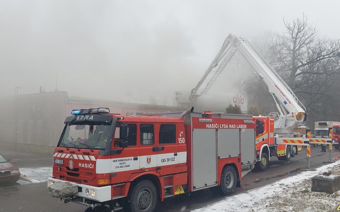 Požár motorestu v Kersku. Foto: HZS