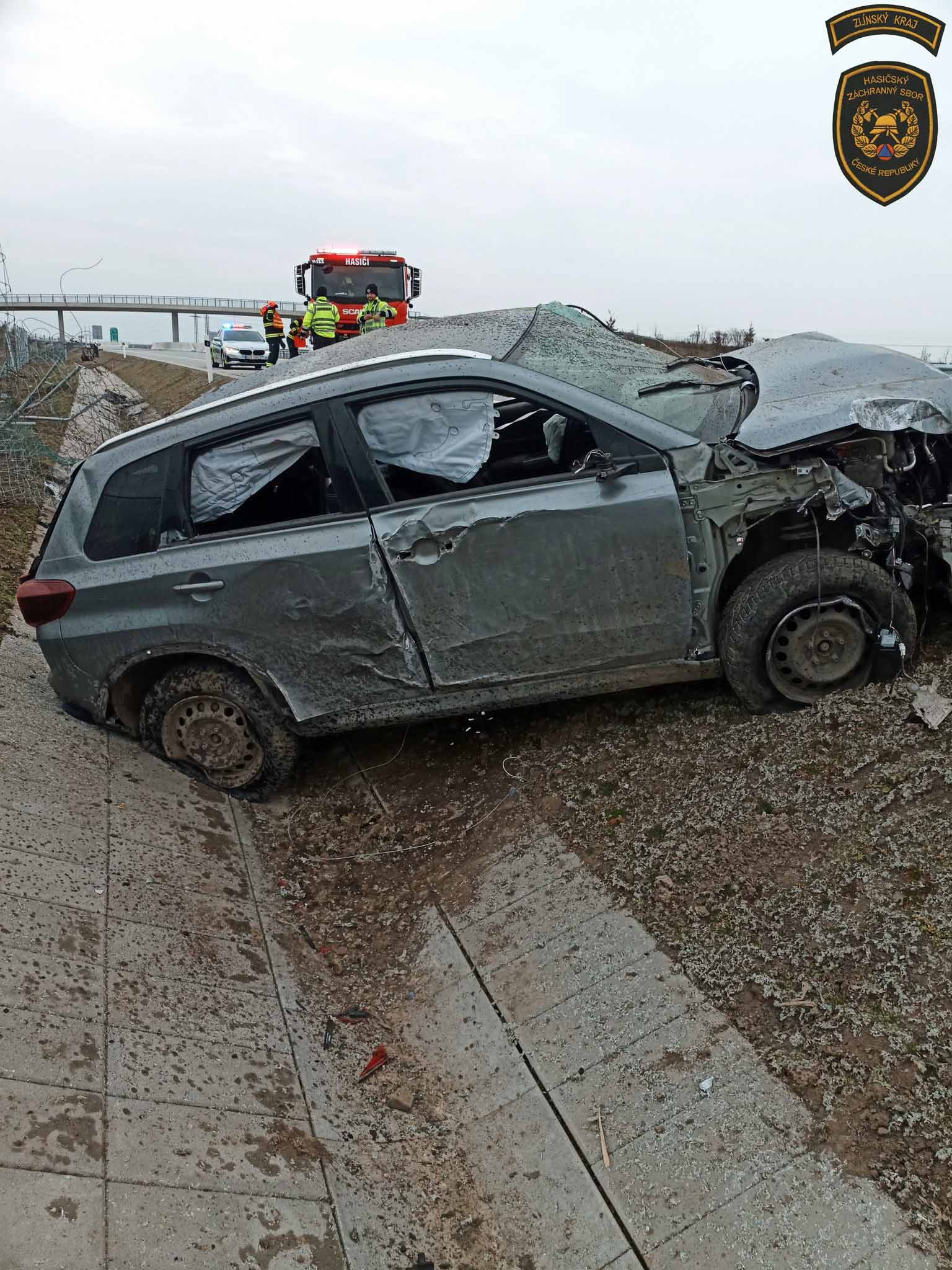 Nehoda na dálnici D49 u Pravčic.