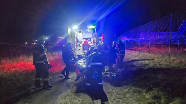 Podchlazeného cyklistu odvezla z Mimoně záchranka. Foto: HZS
