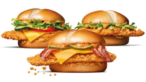Nejprodávanější u McDonaldu je cheeseburger.