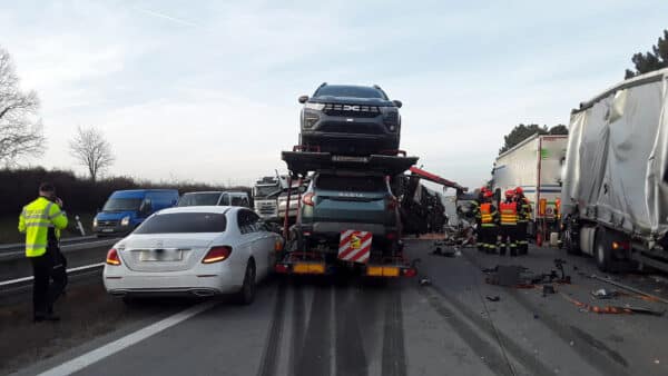 Nehoda na dálnici D2. Foto: HZS
