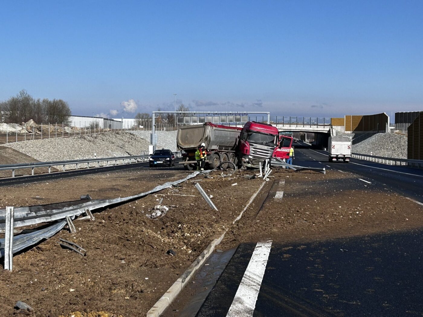 Nehoda kamionu na dálnici D3. Foto: PČR