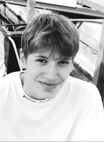 Nicolas byl bezproblémový mladík, život mu změnila železniční nehoda. Zdroj: Donio