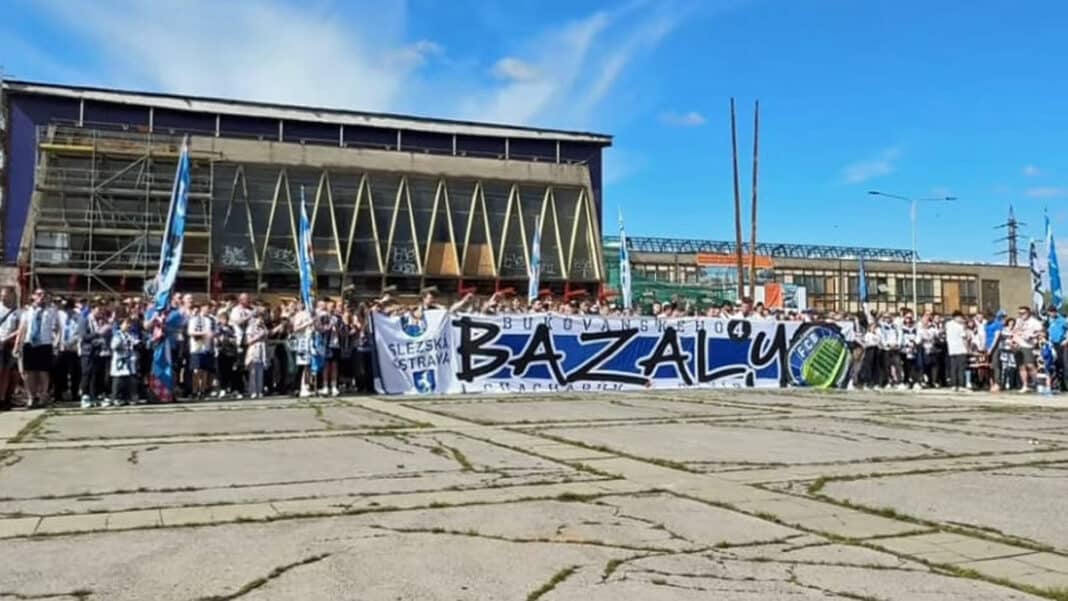 Dnešní sraz fanoušků Baníku v Ostravě.