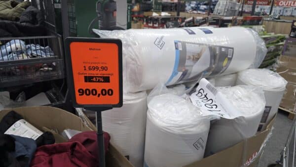 K dispozici byla matrace za 900 korun.
