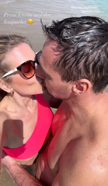 Hedvika Lišková a Roman Šebrle: Romantika v moři. Zdroj: Instagram