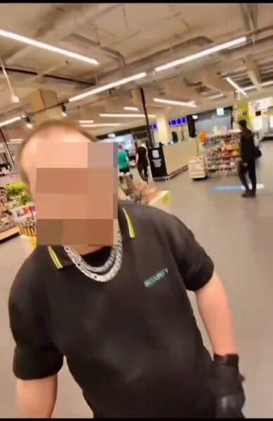 VIDEO: Půjdeš na frontu, chcípáku! Sekuriťák v Albertu v Brně napadl Ukrajince, který nezaplatil pivo