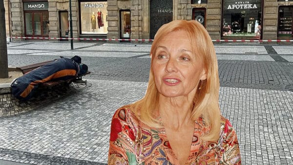 Herečka Veronika Žilková potkala bezdomovce. Foto: Nextfoto