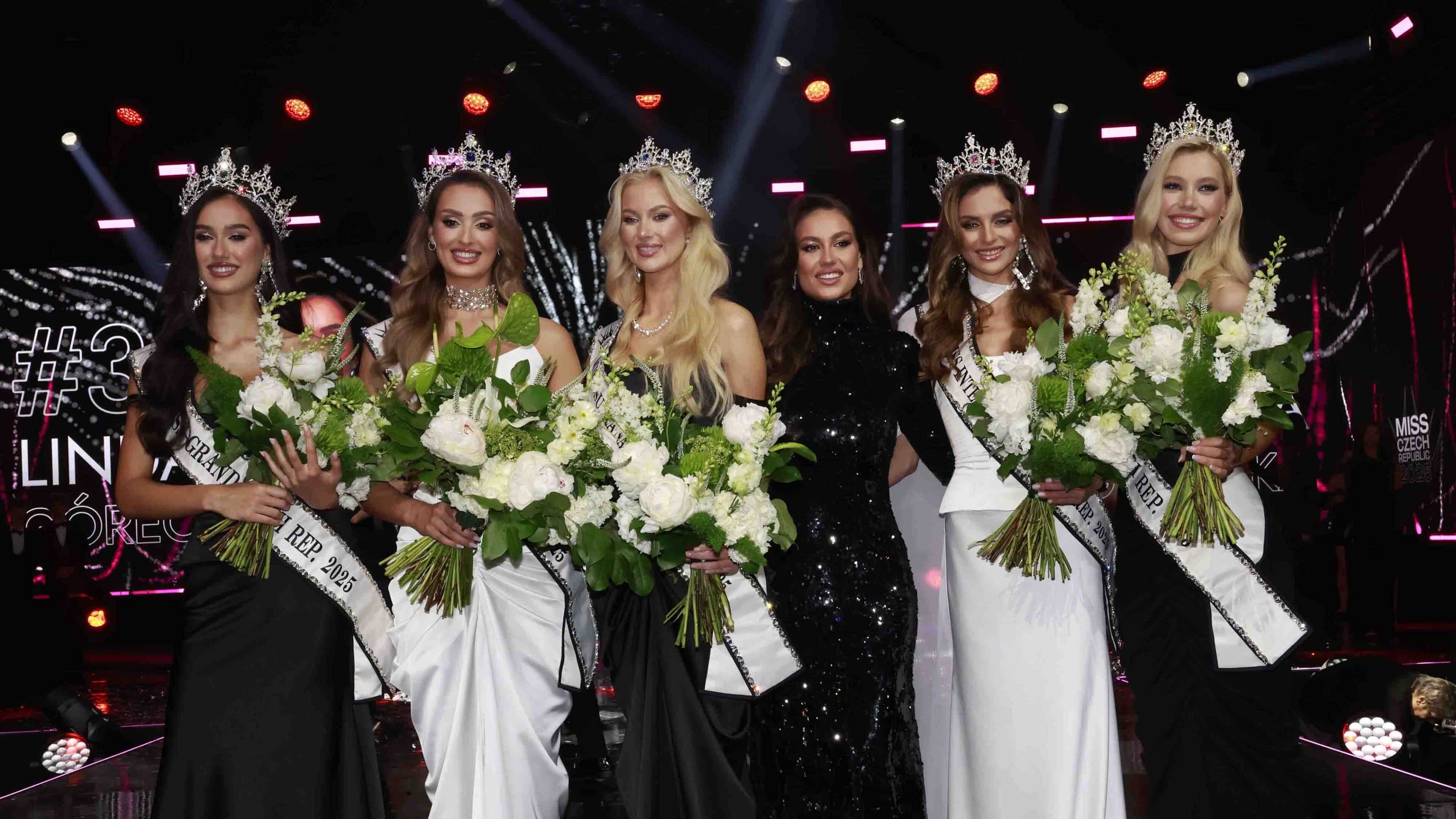 Šestice nejkrásnějších dívek oceněných na Miss Czech Republic 2025. Foto: Nextfoto