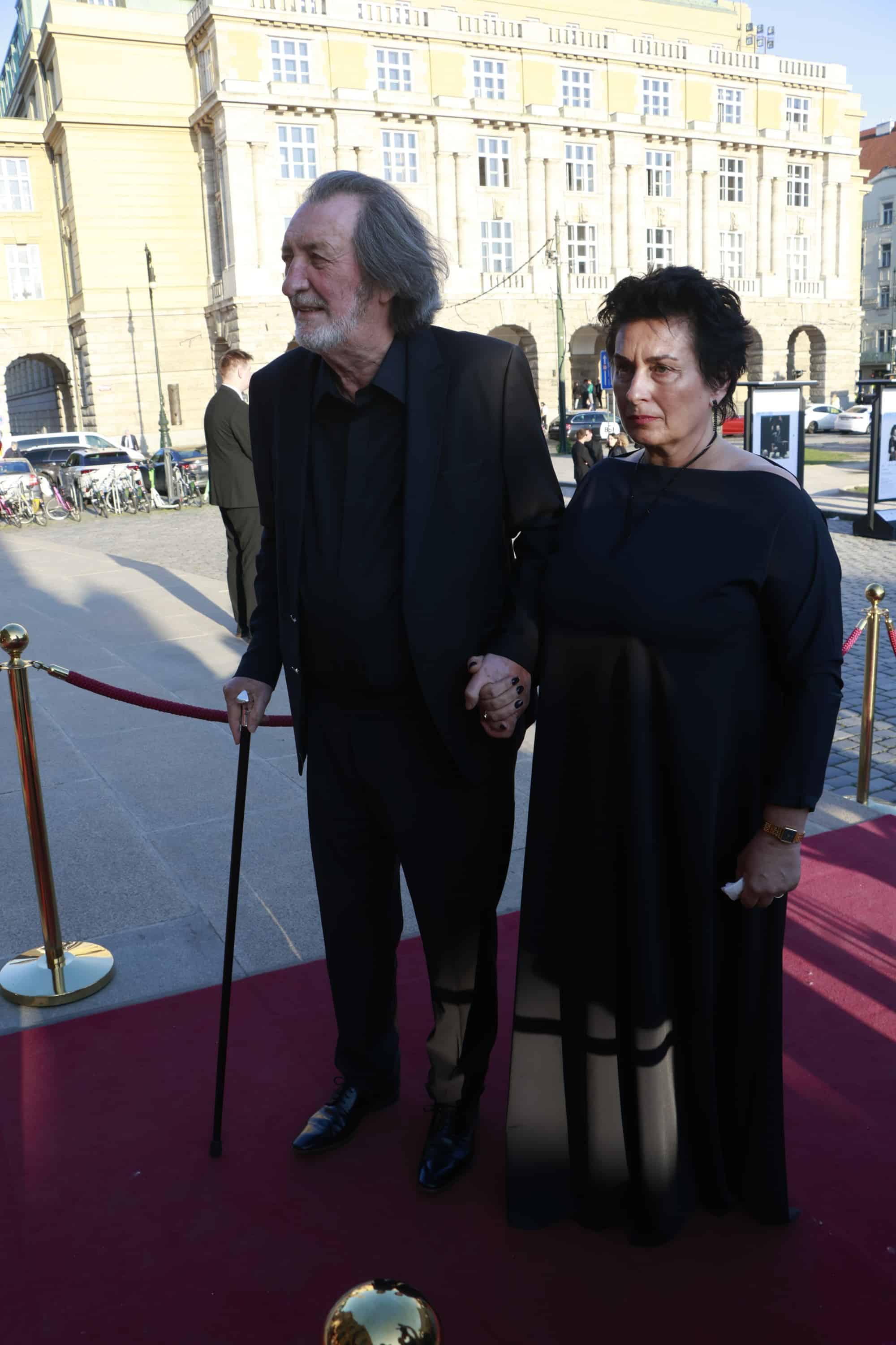 Smuteční rozloučení s Jiřím Bartoškou. Foto: Nextfoto